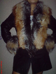 Продаю куртку весна-осень кожаная с мехом лисы